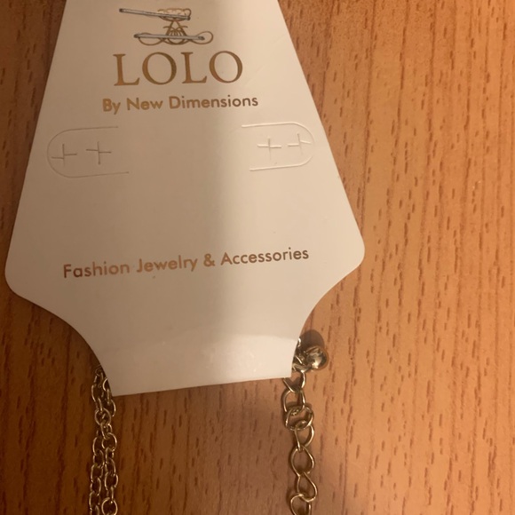 Chic Gold‎ and Pearl Necklace - Picture 3 of 7